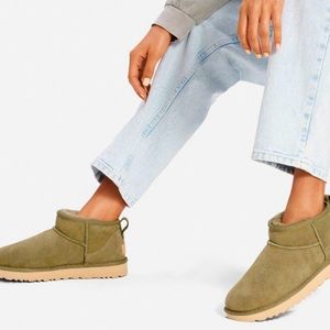 Classic Ultra Mini Uggs - Olive Green